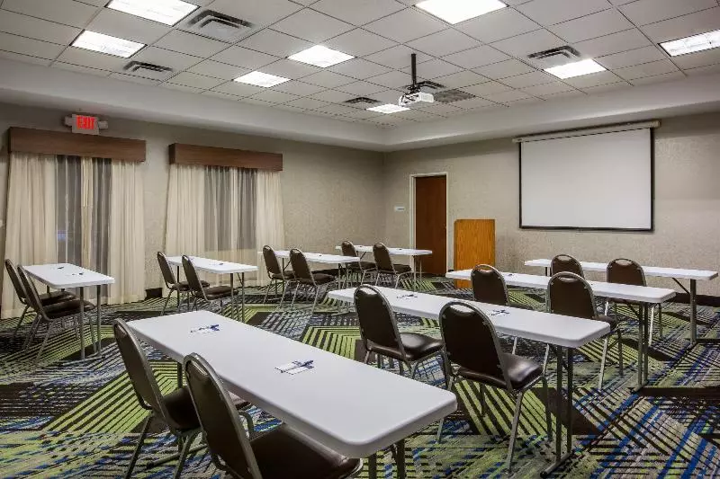 Holiday Inn Express Hotel & Suites Fairburn By Ihg