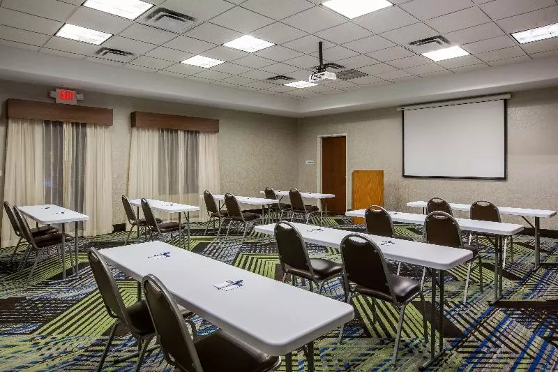 Holiday Inn Express Hotel & Suites Fairburn By Ihg