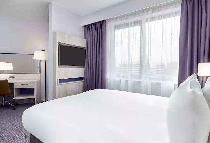 فندق Leonardo Swindon