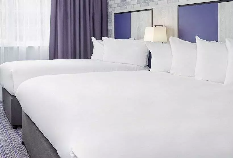 فندق Leonardo Swindon