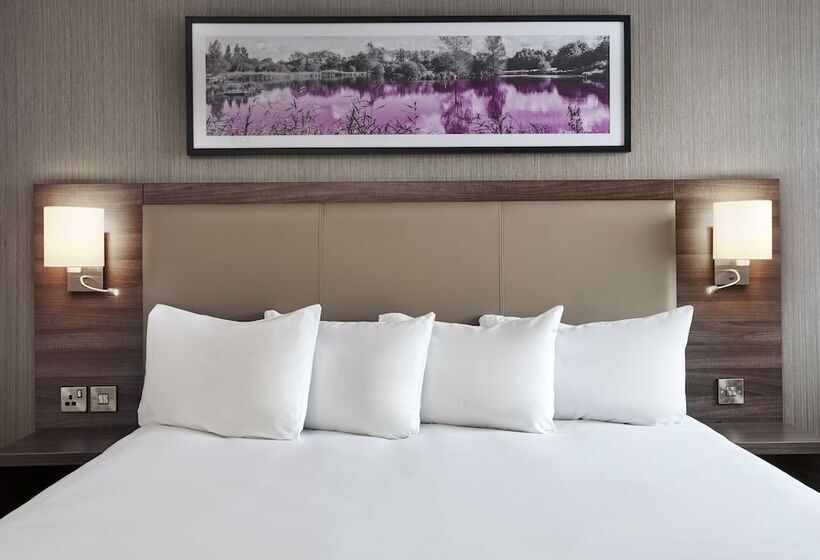 ホテル Leonardo Swindon