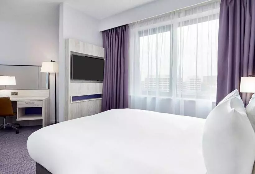 فندق Leonardo Swindon