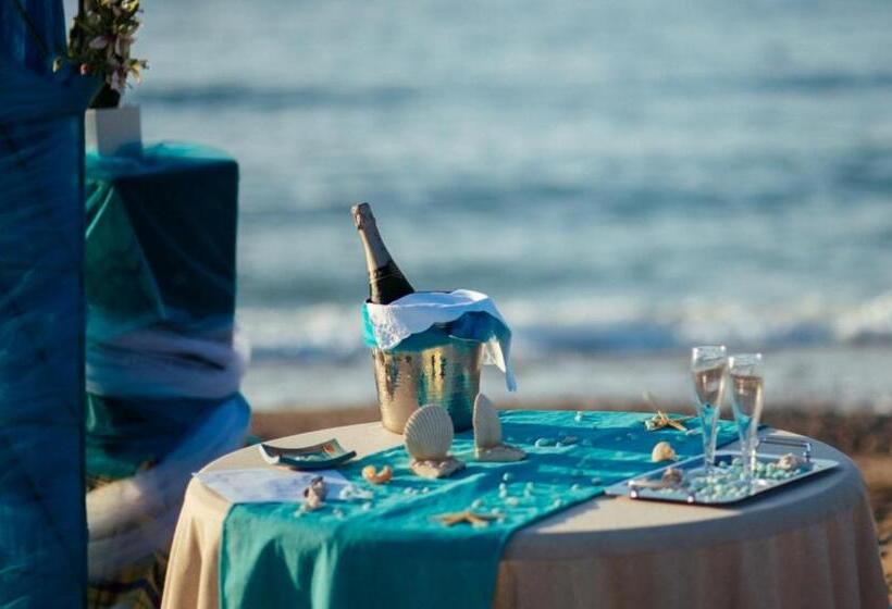 호텔 Marinos Beach