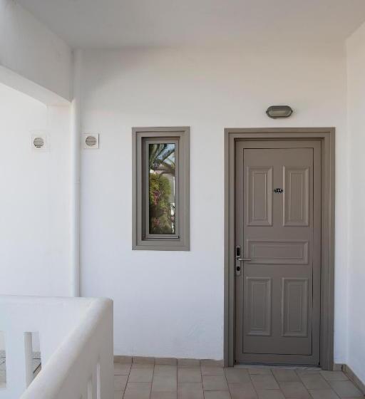 호텔 Marinos Beach