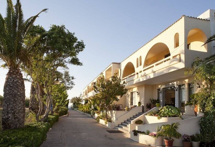 호텔 Marinos Beach