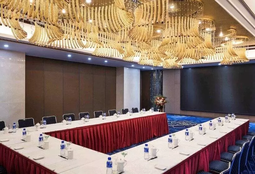 Отель Pullman Beijing South