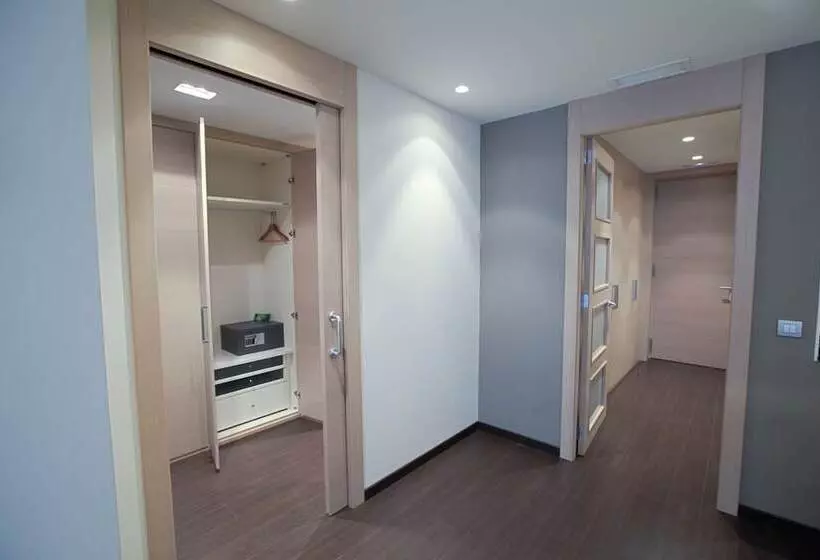 Jardines De Uleta Suites