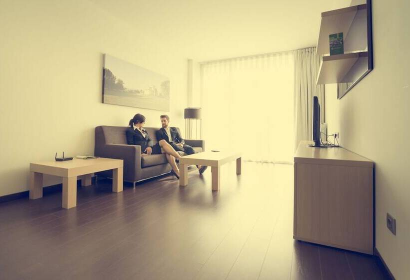 Jardines De Uleta Suites