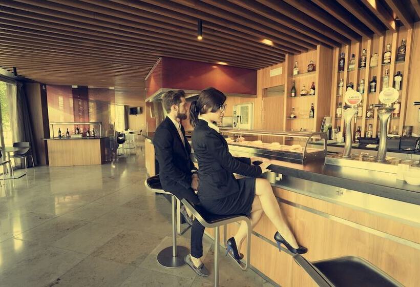 Jardines De Uleta Suites