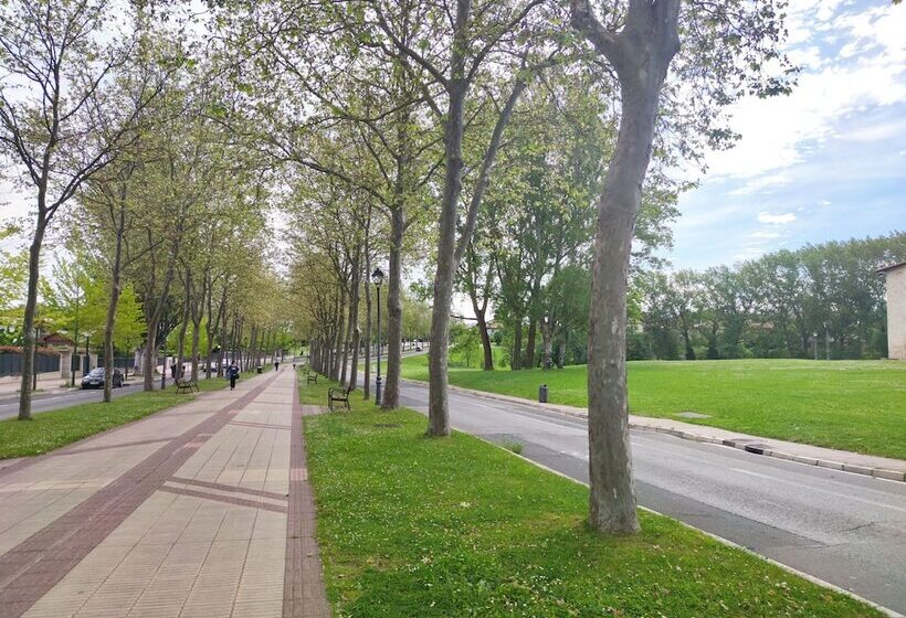 Jardines De Uleta Suites