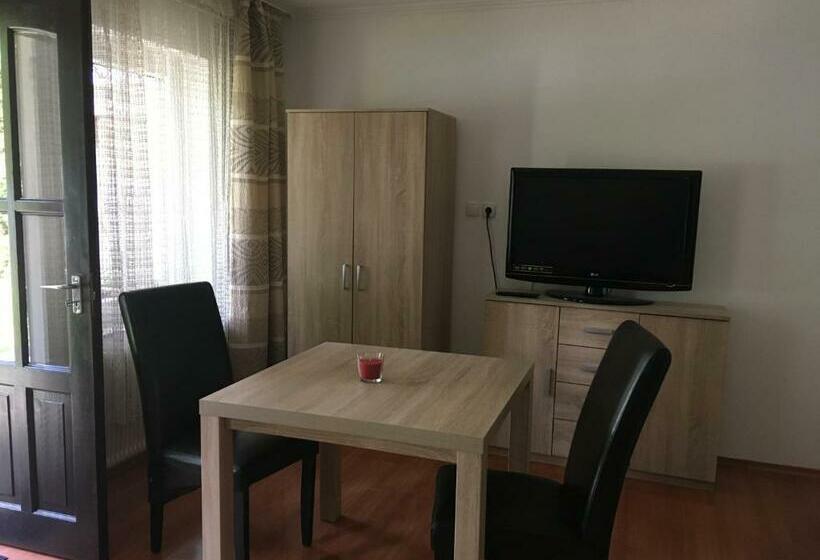 펜션 Bakonyi Kemencésház