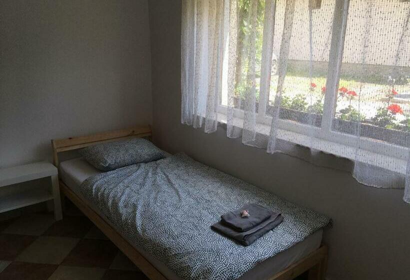 펜션 Bakonyi Kemencésház