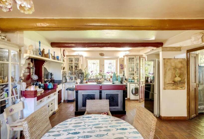 بنسيون Le Mas Des Anges