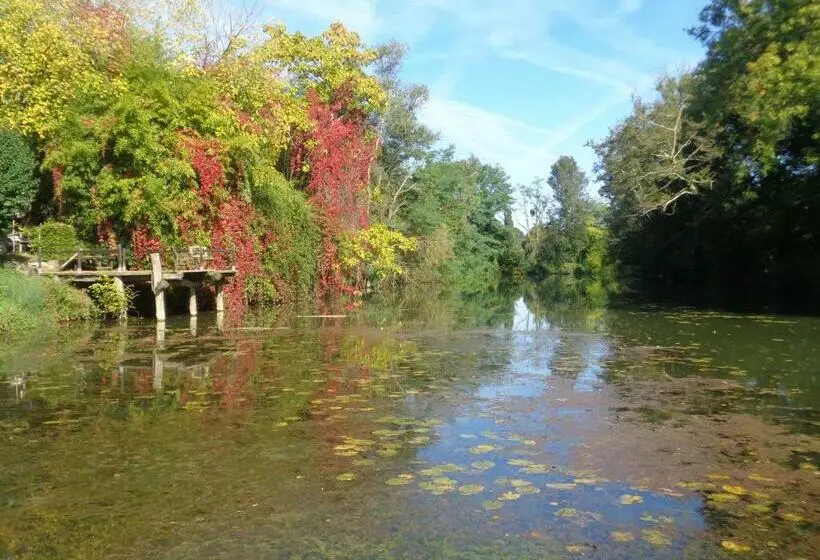 Majatalo Moulin De Monpoisson