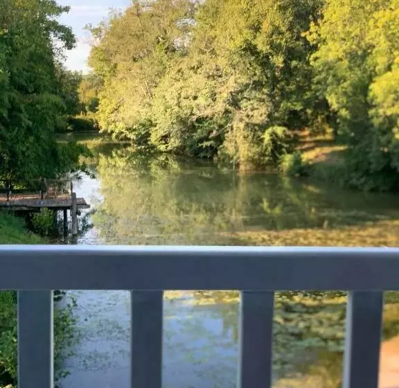 Majatalo Moulin De Monpoisson