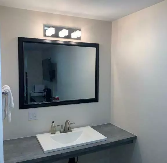 Westport Station Motel