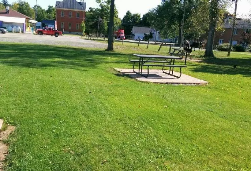 Westport Station Motel