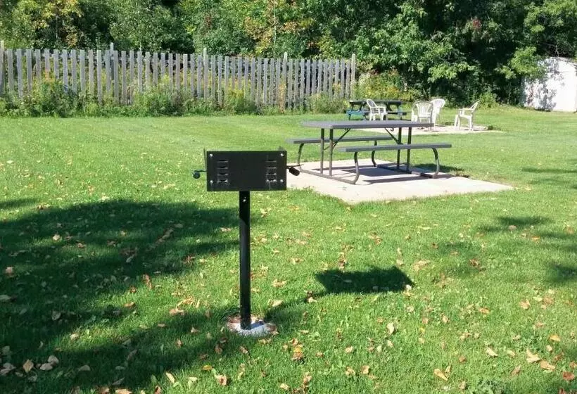 Westport Station Motel