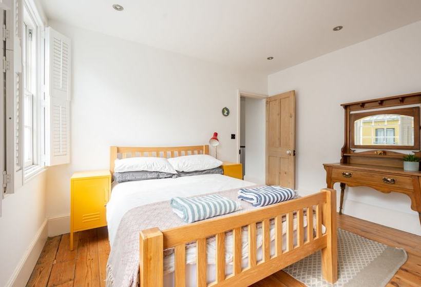 Beach House Moments From Margate Old Town & Beach