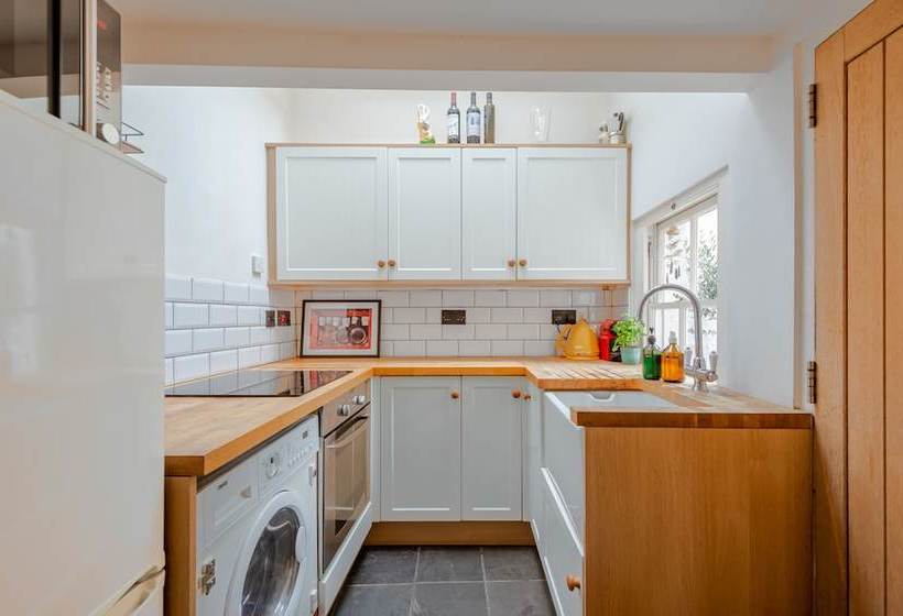 Beach House Moments From Margate Old Town & Beach