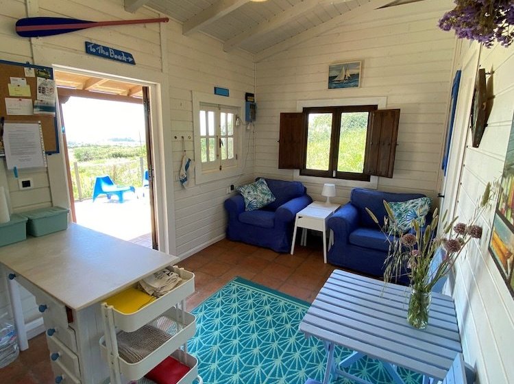 Beautiful 2 Bed Room Cottage With Seaview/ Garden