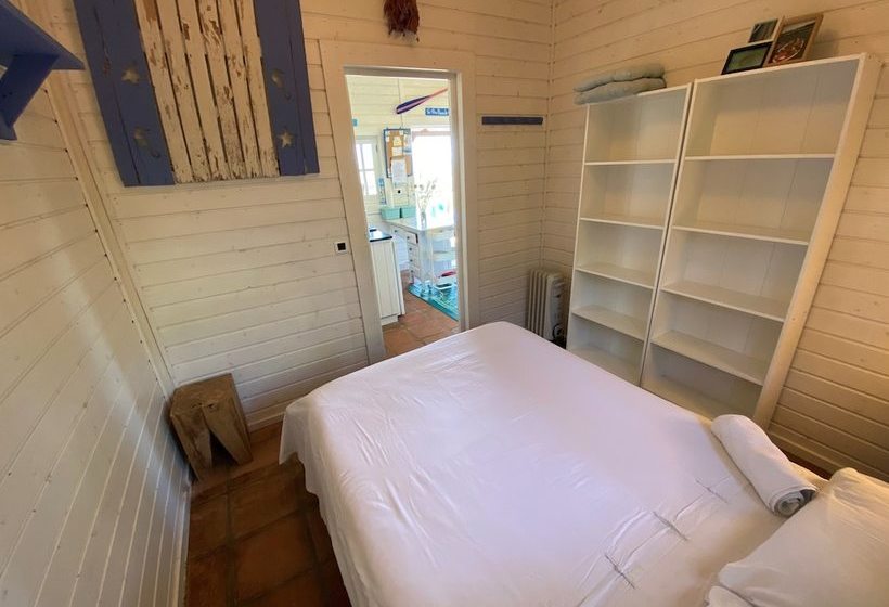 Beautiful 2 Bed Room Cottage With Seaview/ Garden