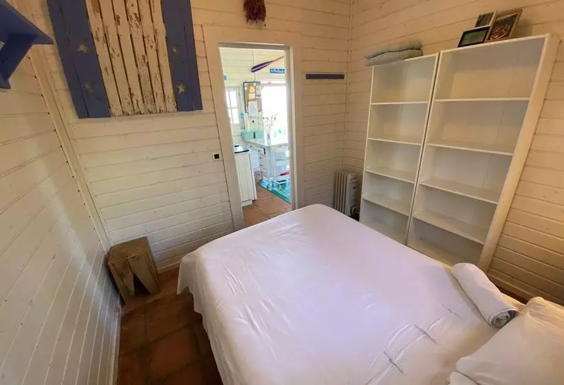 Beautiful 2 Bed Room Cottage With Seaview/ Garden