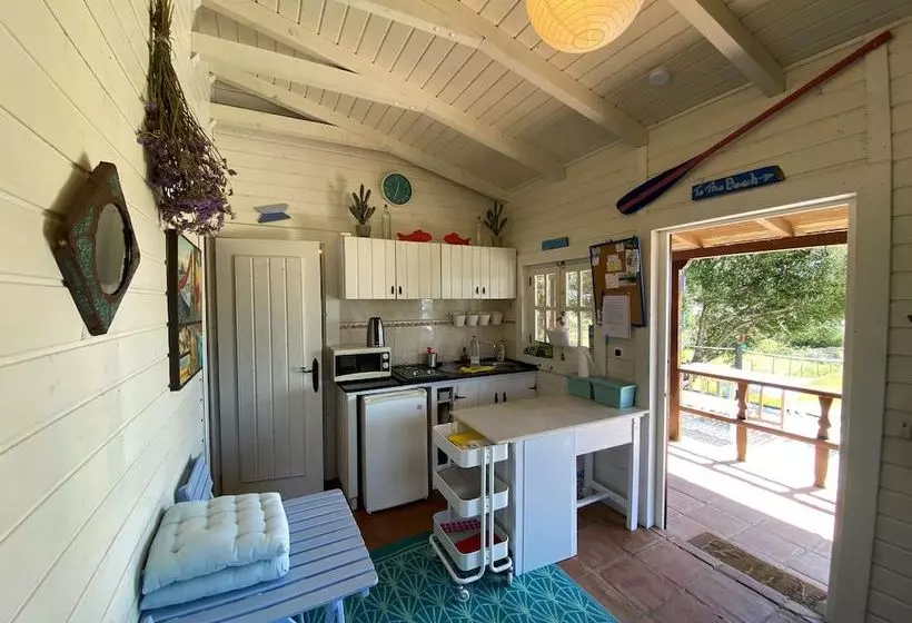 Beautiful 2 Bed Room Cottage With Seaview/ Garden