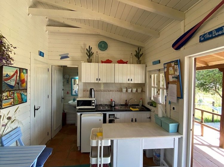 Beautiful 2 Bed Room Cottage With Seaview/ Garden