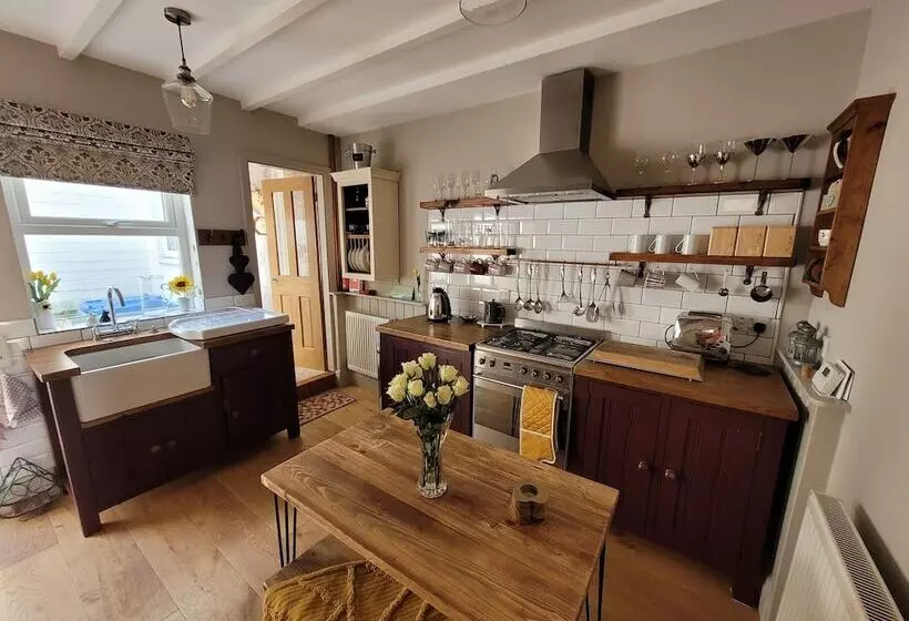 Charming 2 Bed Cottage On Outskirts Of Beverley