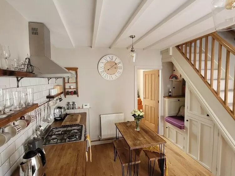 Charming 2 Bed Cottage On Outskirts Of Beverley