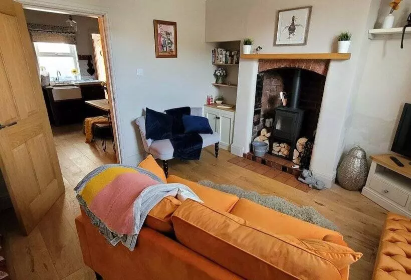 Charming 2 Bed Cottage On Outskirts Of Beverley