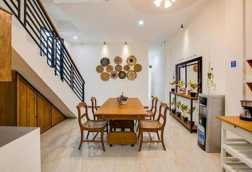 호텔 Reddoorz At Mystays Pemuda Cepu Blora