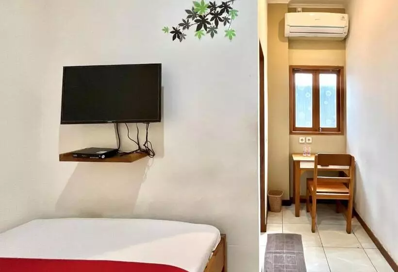 ホテル Reddoorz At Mystays Pemuda Cepu Blora