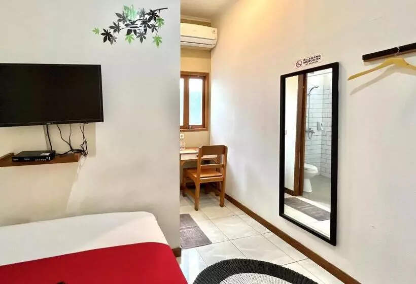 ホテル Reddoorz At Mystays Pemuda Cepu Blora