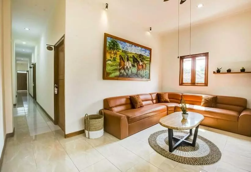 ホテル Reddoorz At Mystays Pemuda Cepu Blora