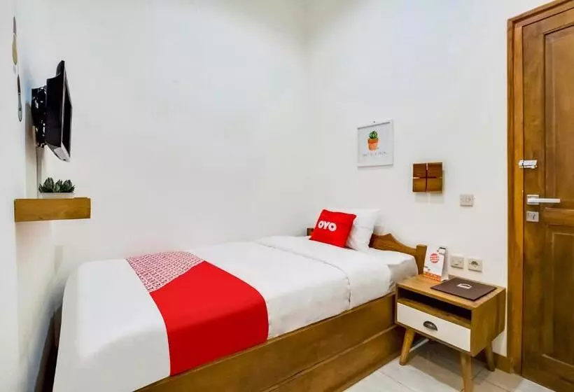 ホテル Reddoorz At Mystays Pemuda Cepu Blora