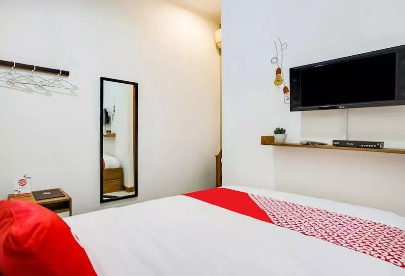 ホテル Reddoorz At Mystays Pemuda Cepu Blora