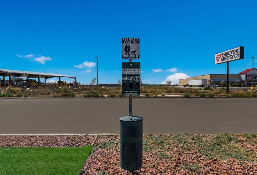 汽车旅馆  Red Roof Inn Pecos