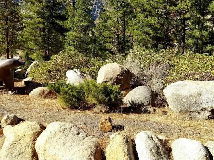 Motelli The Woodfords Inn