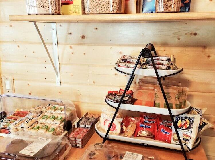 فندق على الطريق The Woodfords Inn