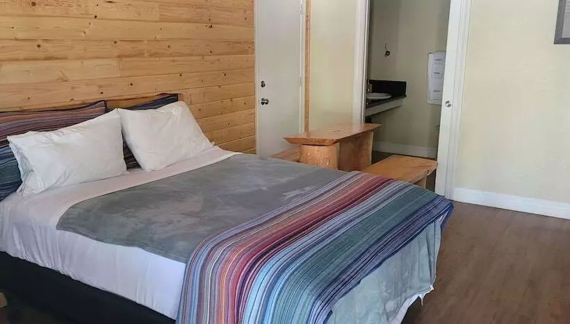 Motelli The Woodfords Inn