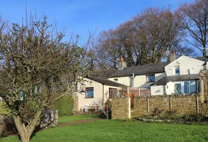 Ingleton   2 Bed Cottage   Sleeps 4   Pet Friendly