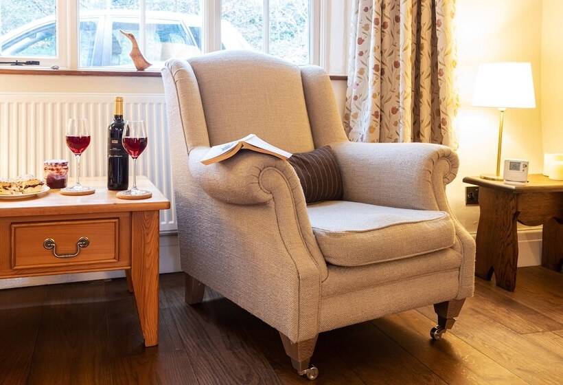 Ingleton   2 Bed Cottage   Sleeps 4   Pet Friendly