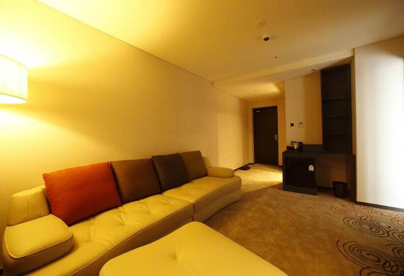 هتل Golden Daisy Seogwipo Ocean