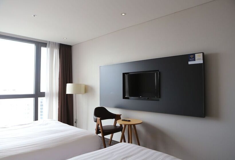 هتل Golden Daisy Seogwipo Ocean