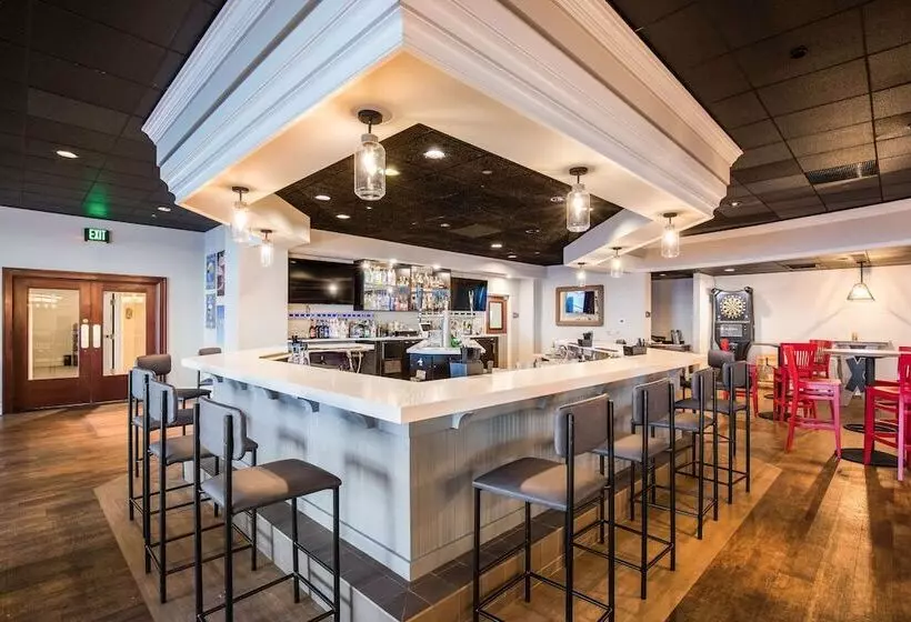 Heidel House Hotel And Conference Center, Ascend Hotel Collection