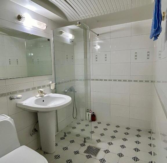 Motelli Changwon Masan White