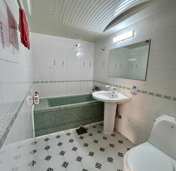 Motelli Changwon Masan White