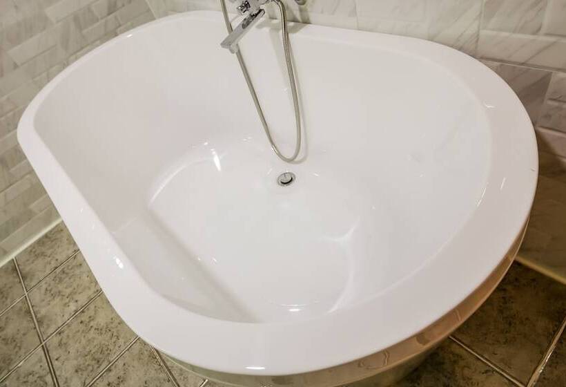 汽车旅馆  Jinju Funny